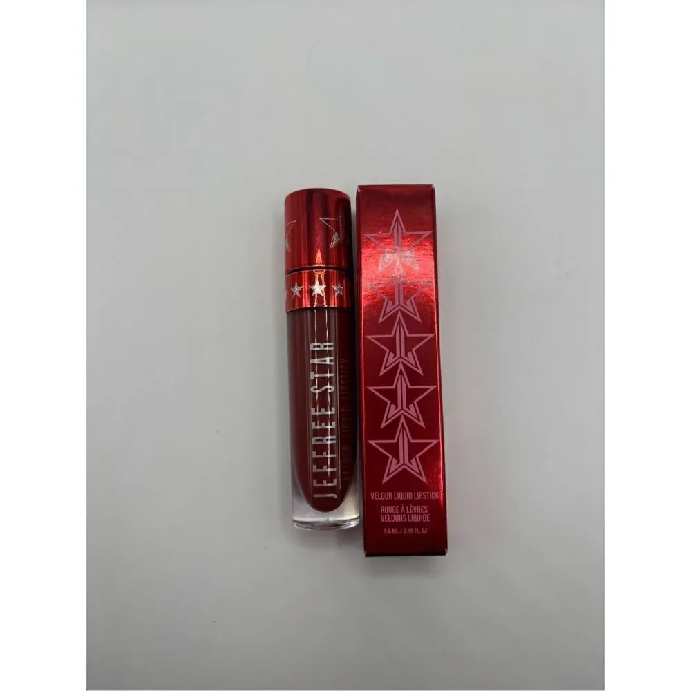 Jeffree Star velour liquid lipstick in cut throat love. M1-25